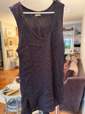 URU silk sleeveless U-neck tank.